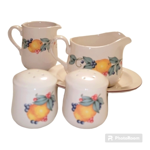 Corelle Coordinates Abundance 2 piece gravy boat creamer salt pepper shaker set - Picture 4 of 13